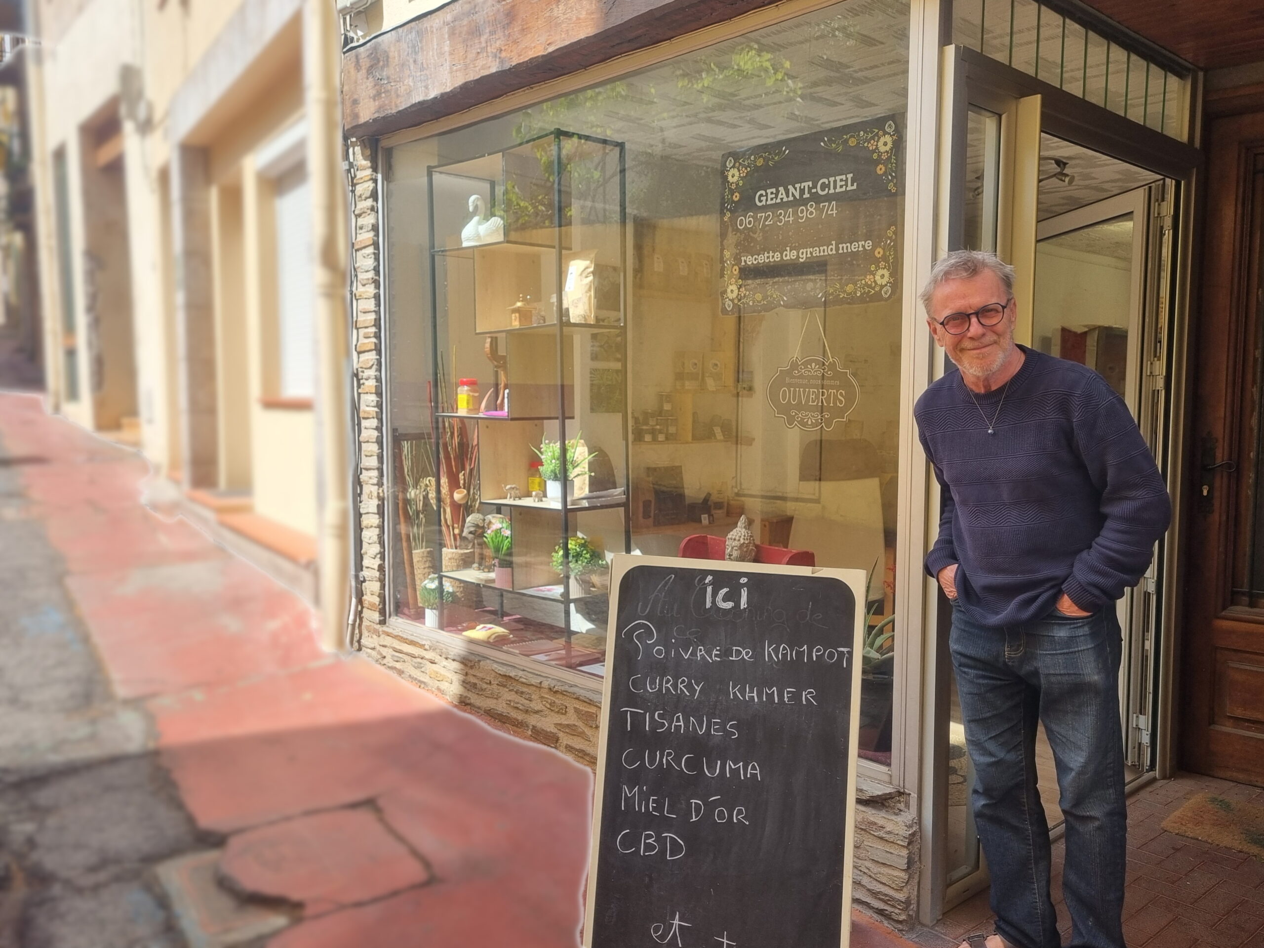 stephane devant la nouvelle boutique géant ciel